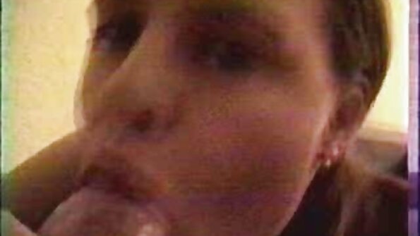 الطفل بيكي سكس امهات مترجم hd سكيلتون يحصل تقريبا لكمات على أريكة